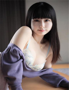 《她美丽》